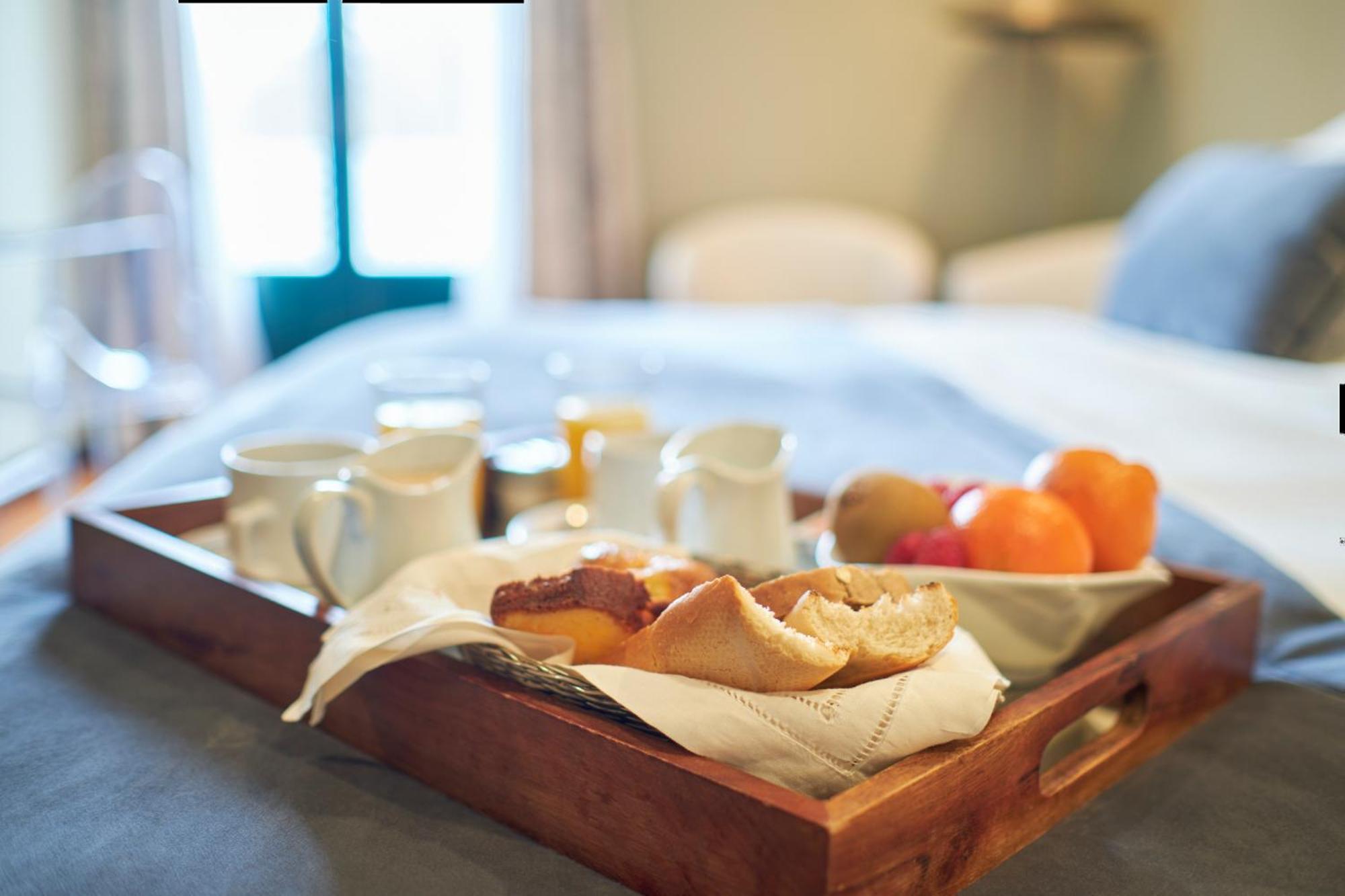 Ar Isabel De Farnesio Hotel 4*