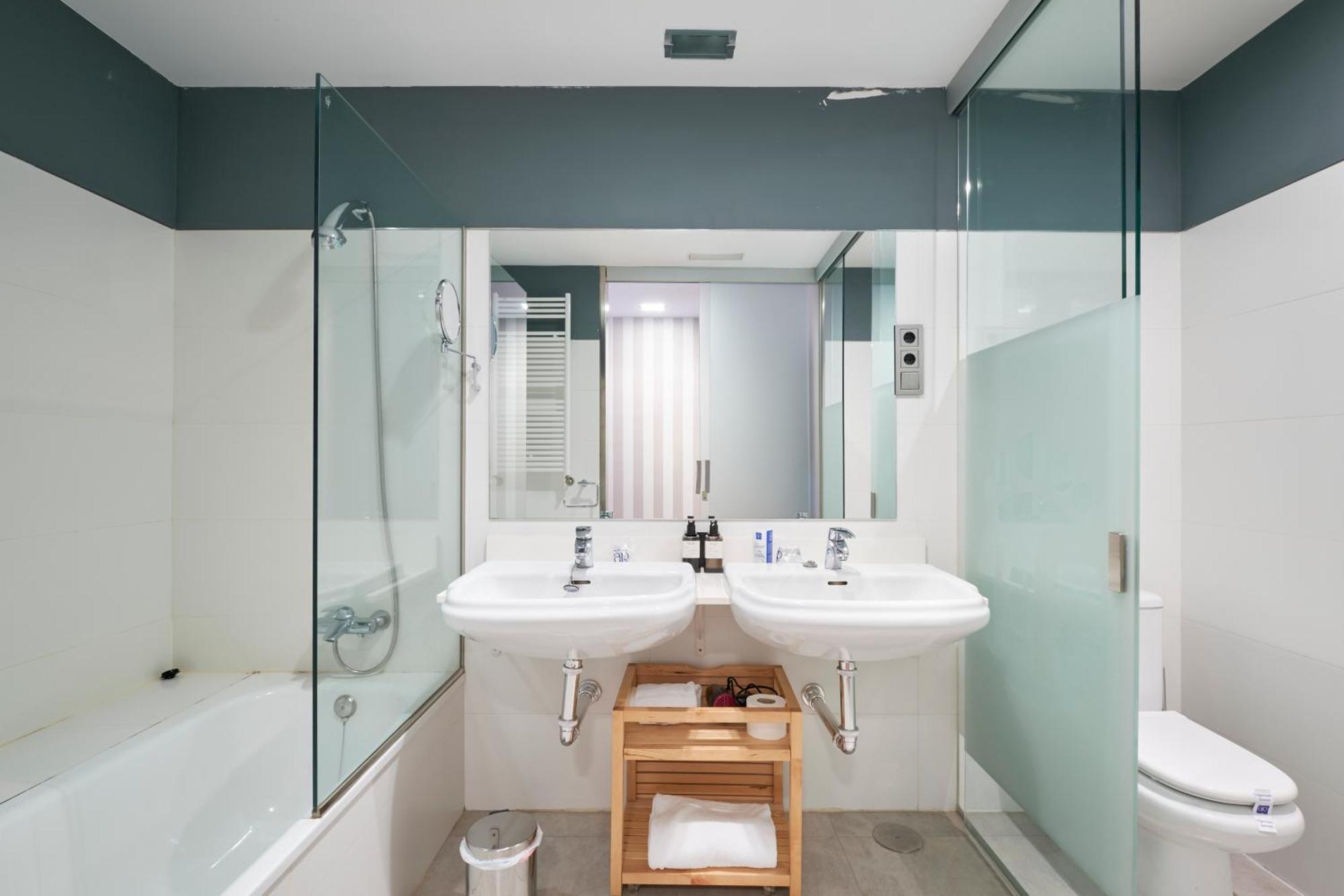 Ar Isabel De Farnesio Hotel 4*
